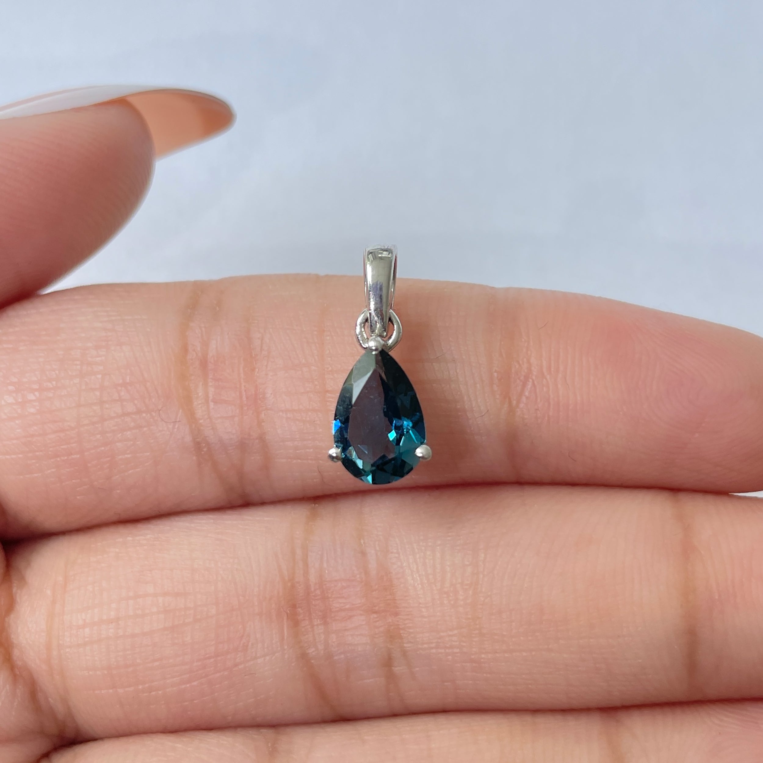London Blue Topaz Pendant-(LBTZ-RDP-917)