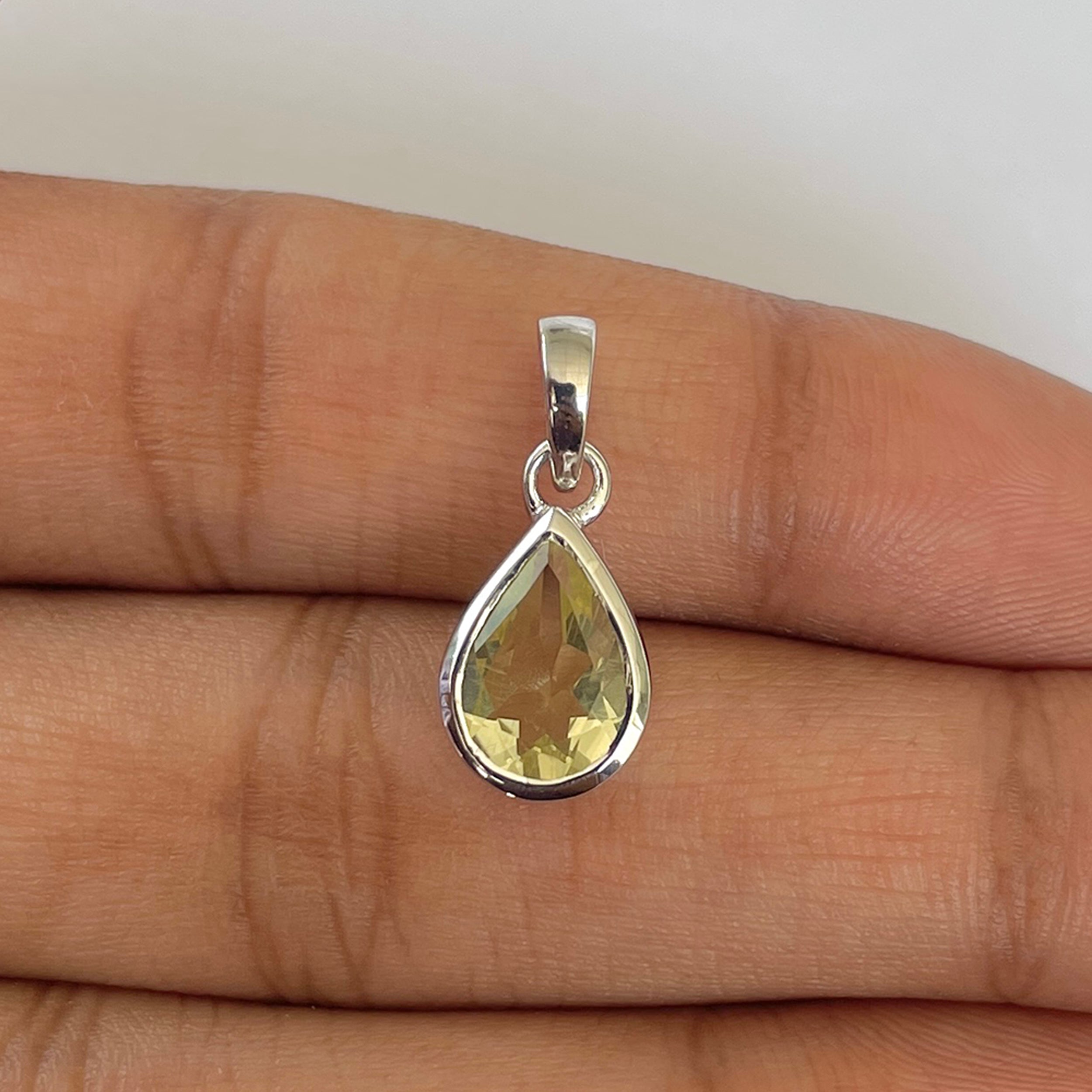 Lemon Quartz Pendant-(LEM-RDP-468)