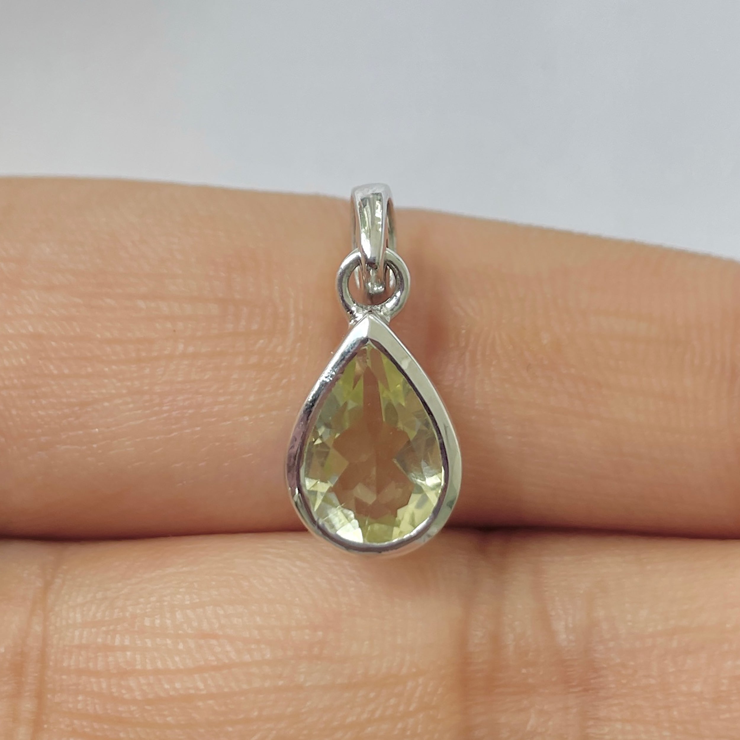 Lemon Quartz Pendant-(LEM-RDP-468)