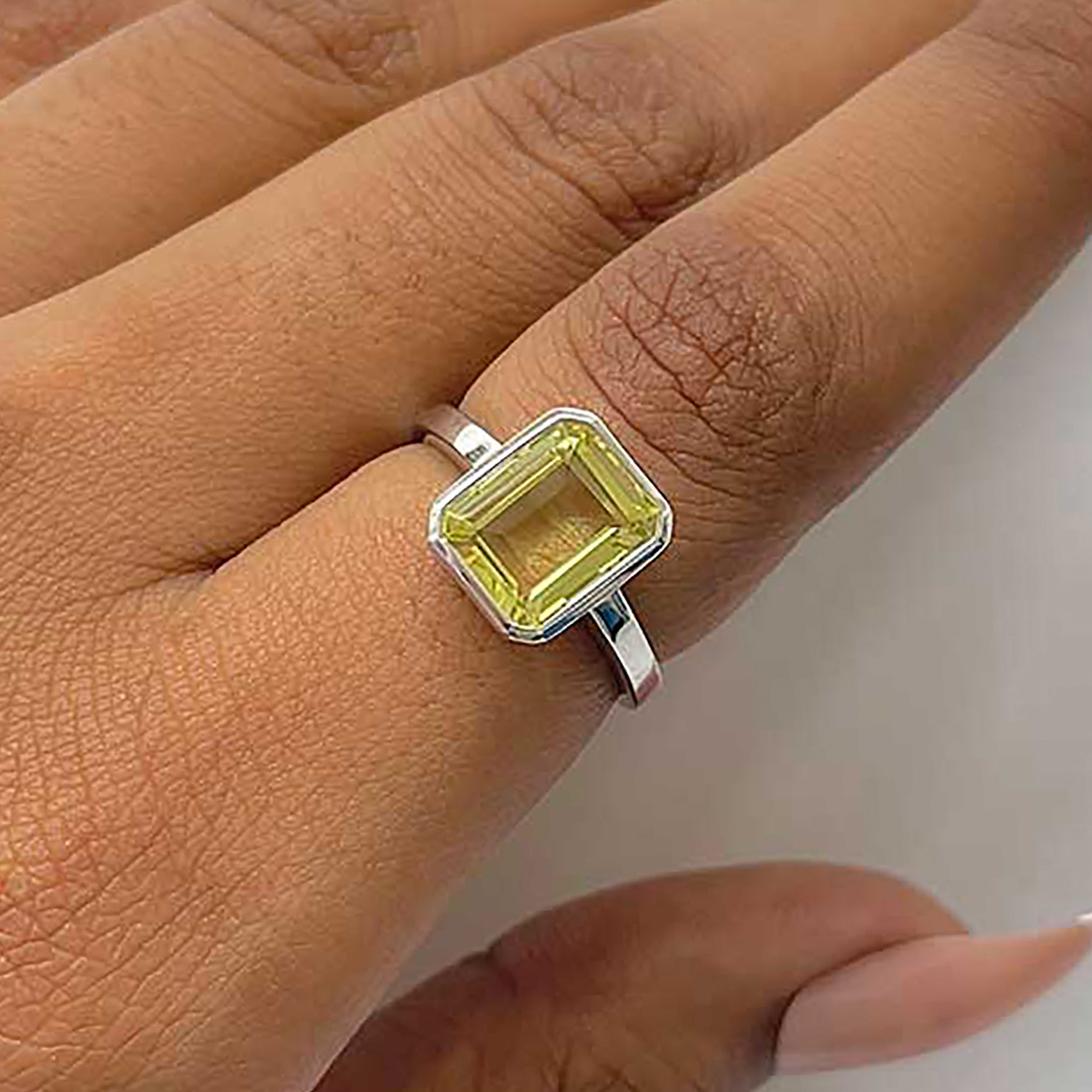 Lemon Quartz Ring-(LEM-RDR-1926.)