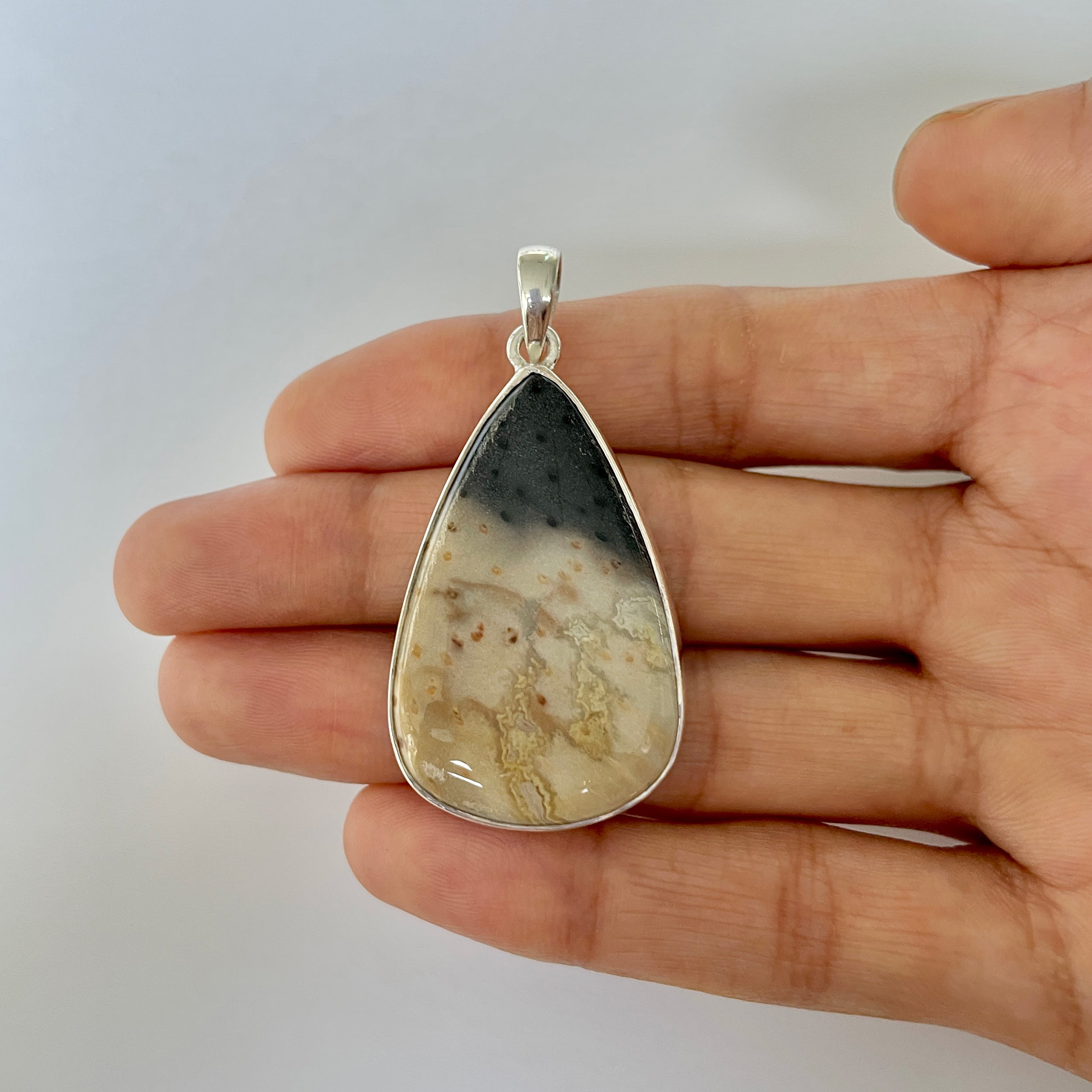 Plumroot Agate Pendant-(PTJ-1-11)