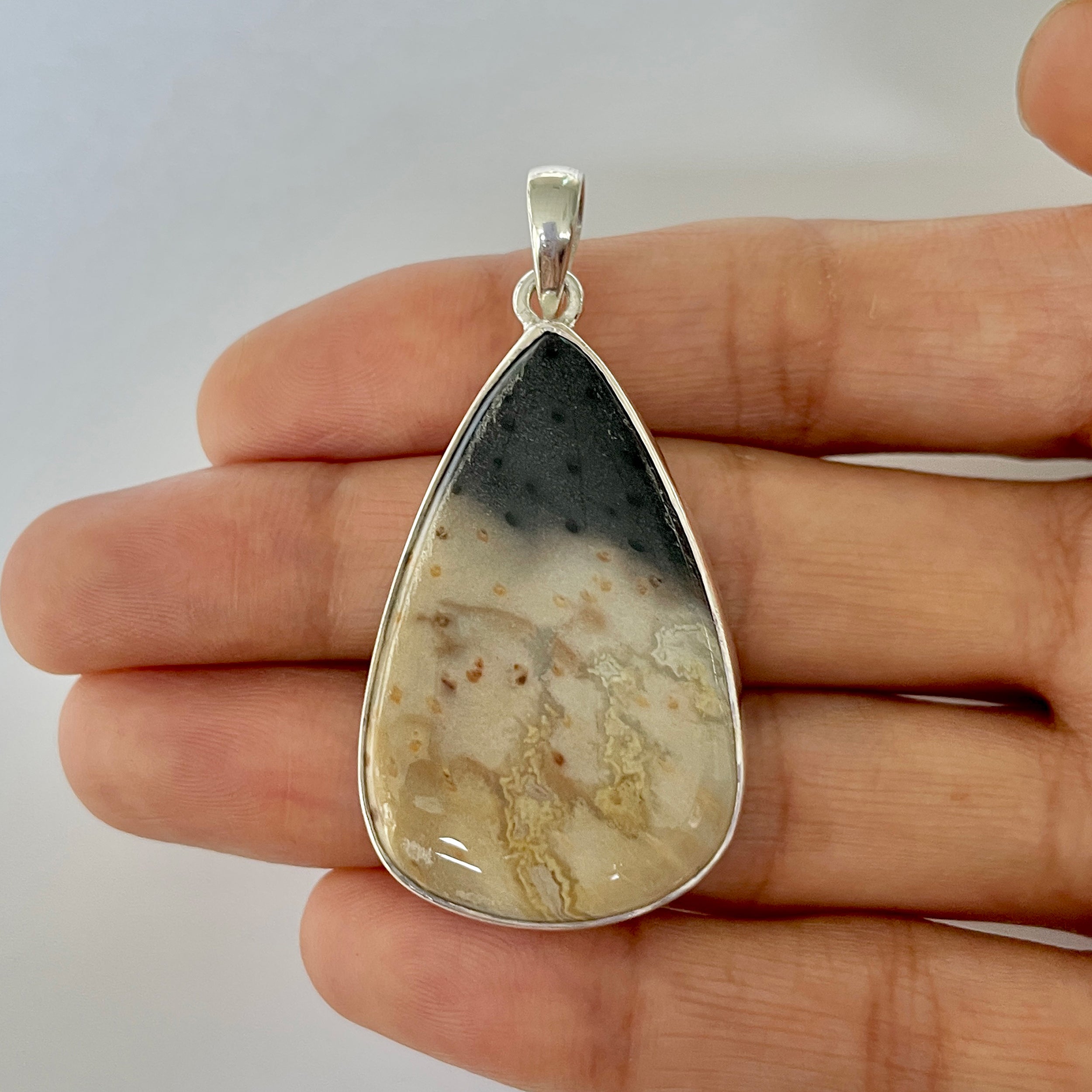 Plumroot Agate Pendant-(PTJ-1-11)