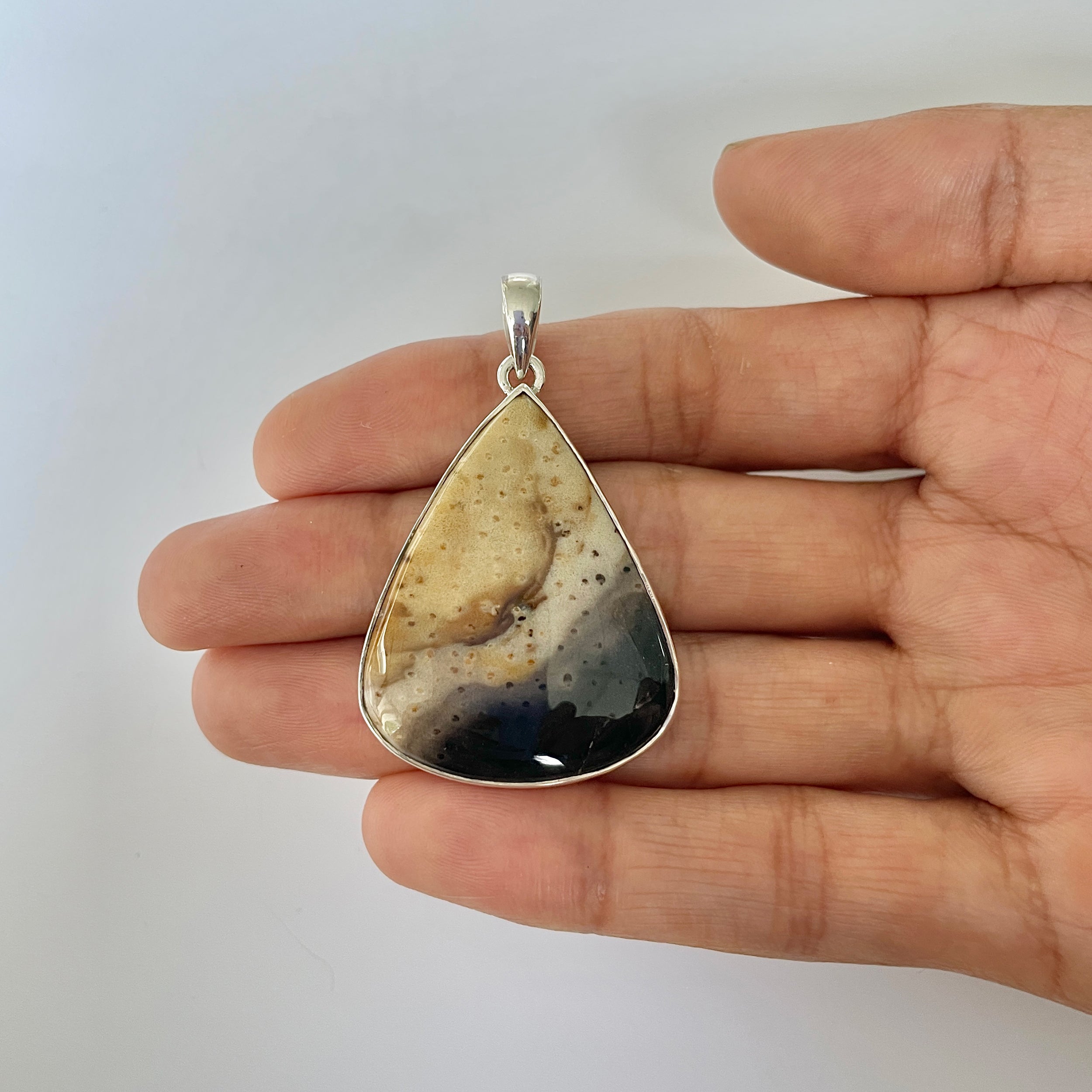 Plumroot Agate Pendant-(PTJ-1-16)