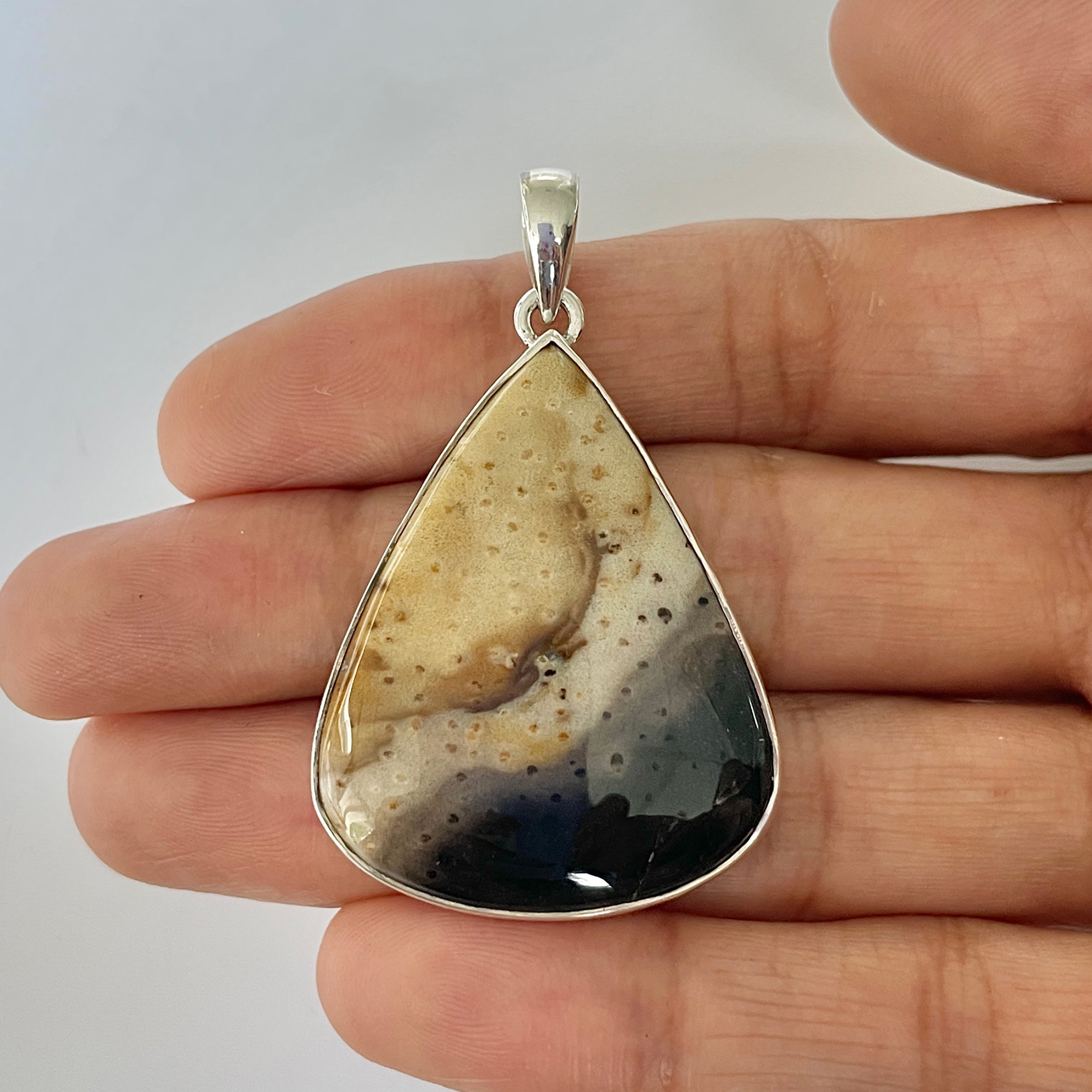 Plumroot Agate Pendant-(PTJ-1-16)
