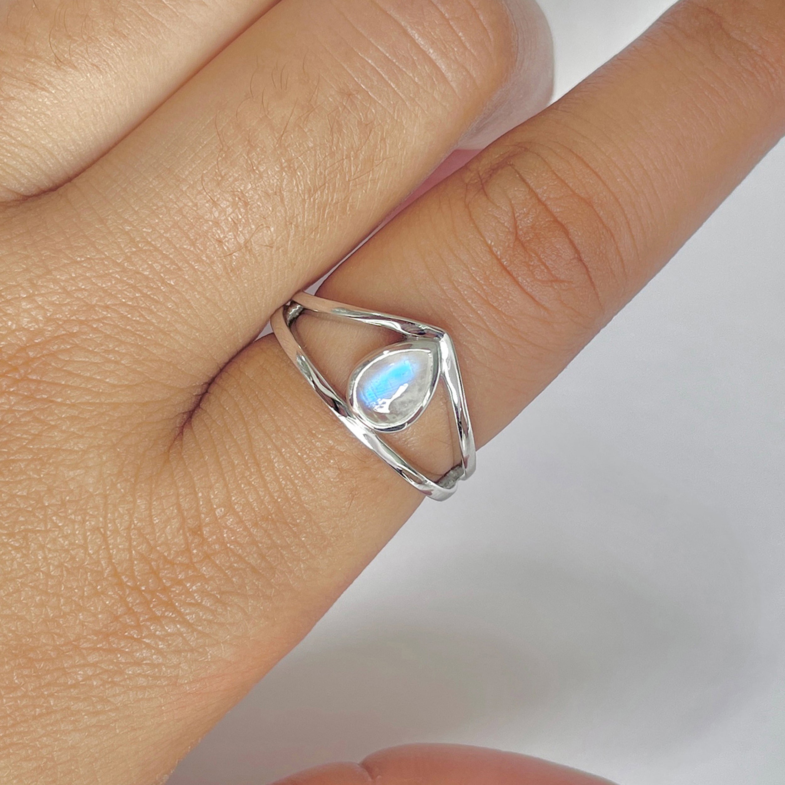 Moonstone Ring-(RBM-RDR-1606.)
