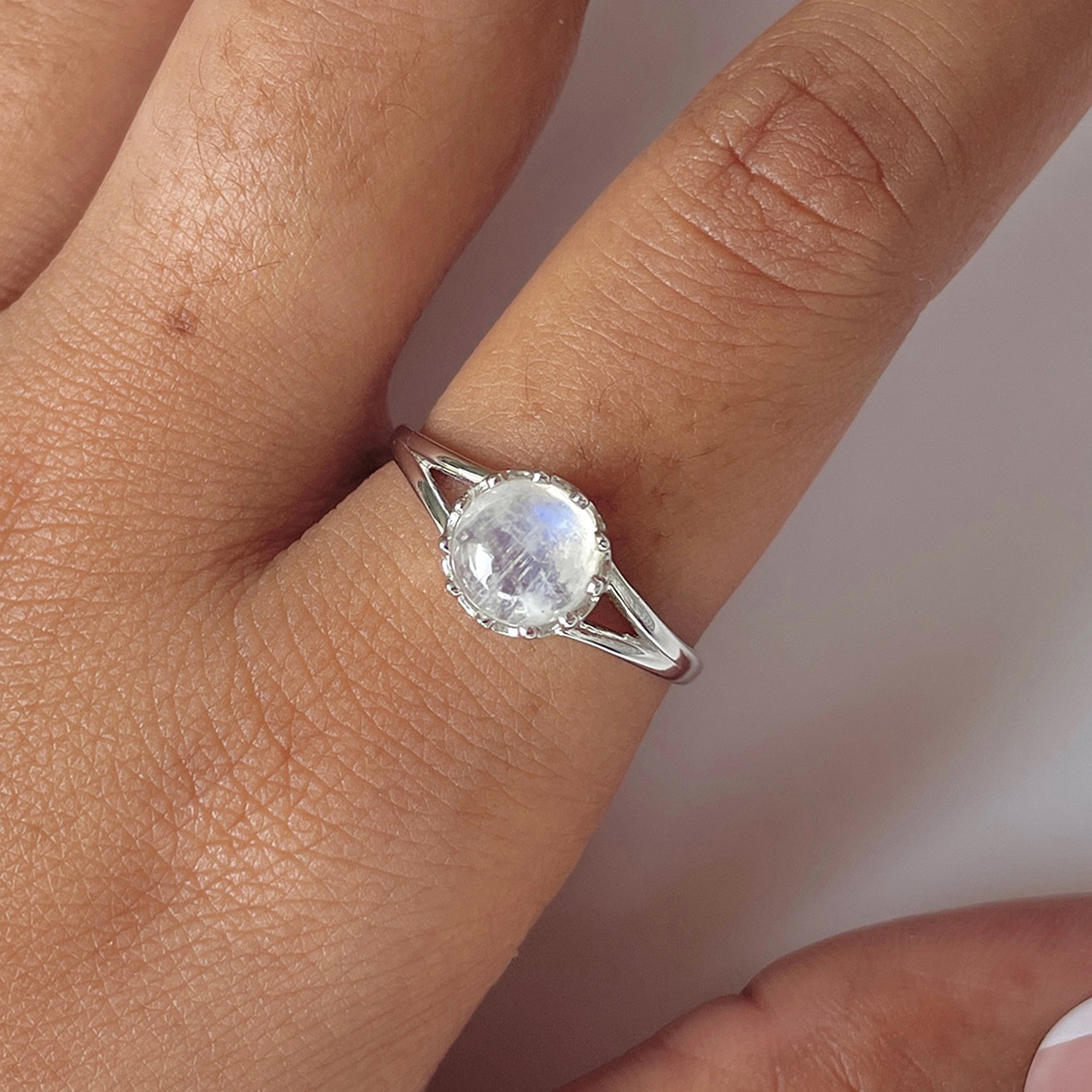 Moonstone Ring-(RBM-RDR-1769.)
