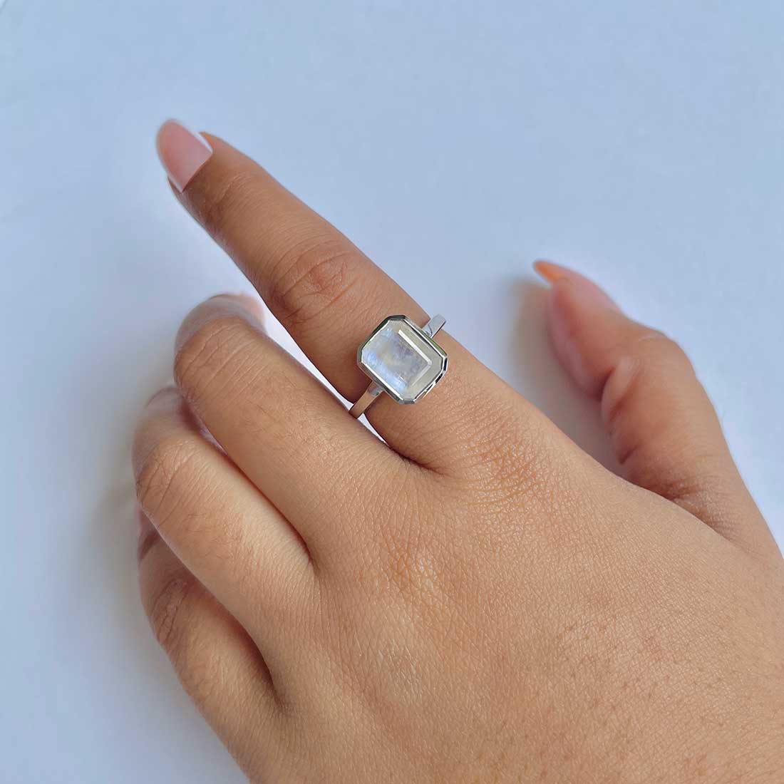 Moonstone Ring-(RBM-RDR-1926.)
