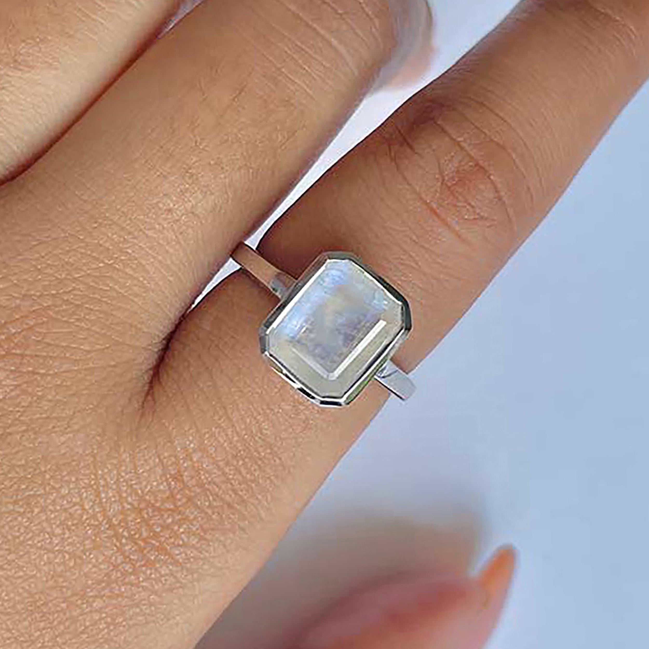 Moonstone Ring-(RBM-RDR-1926.)