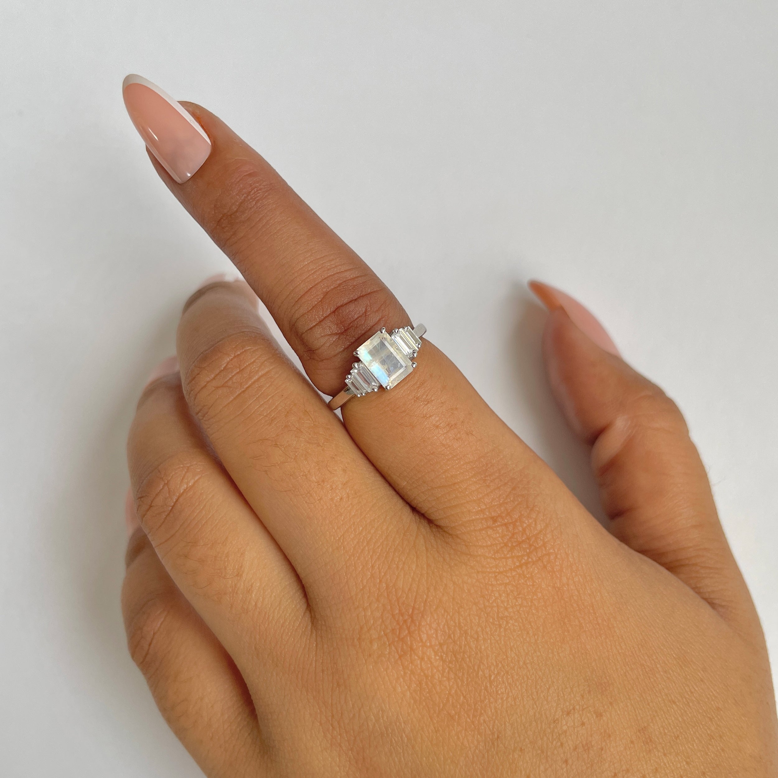 Moonstone Ring-(RBM-RDR-2249.)