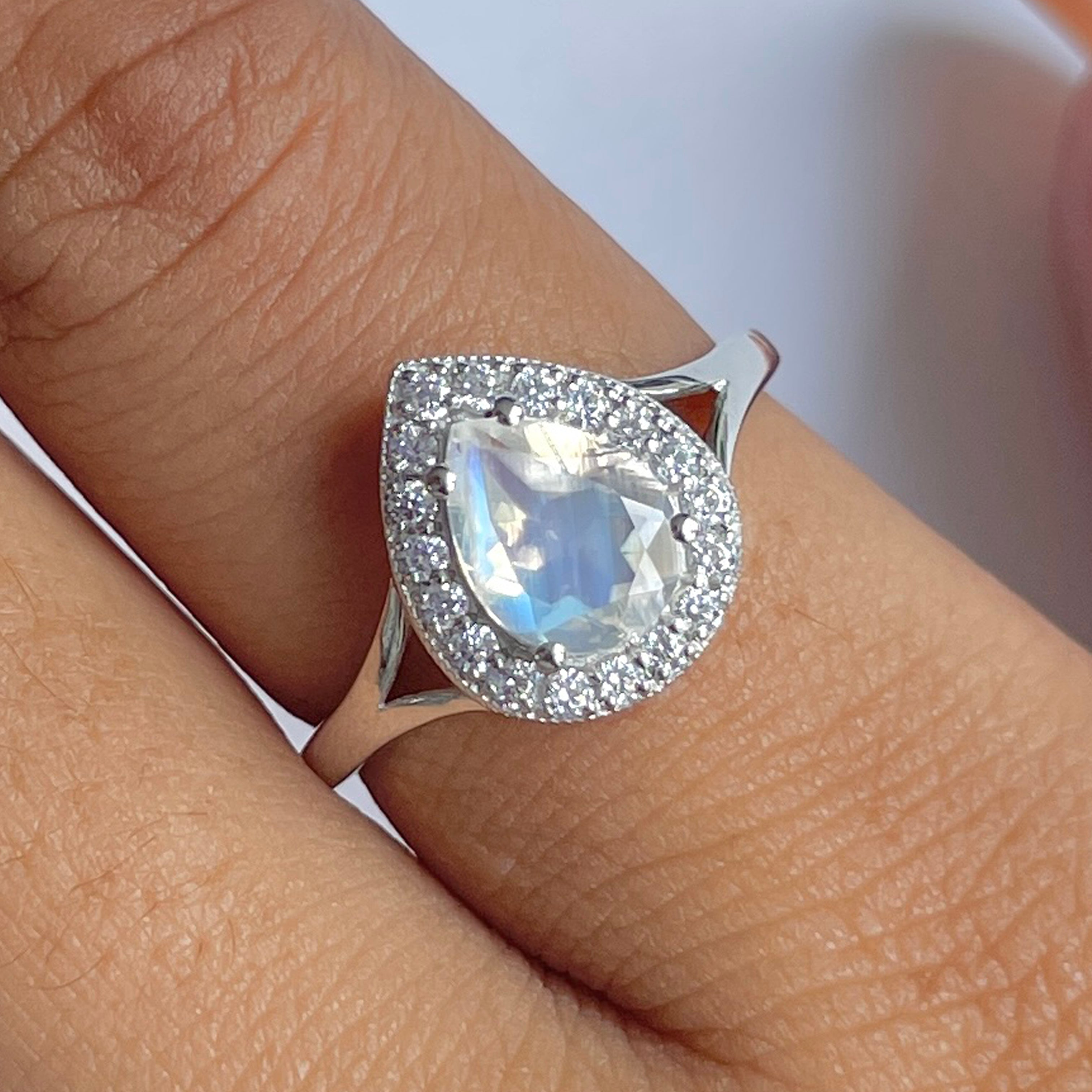 Moonstone Ring-(RBM-RDR-2253.)