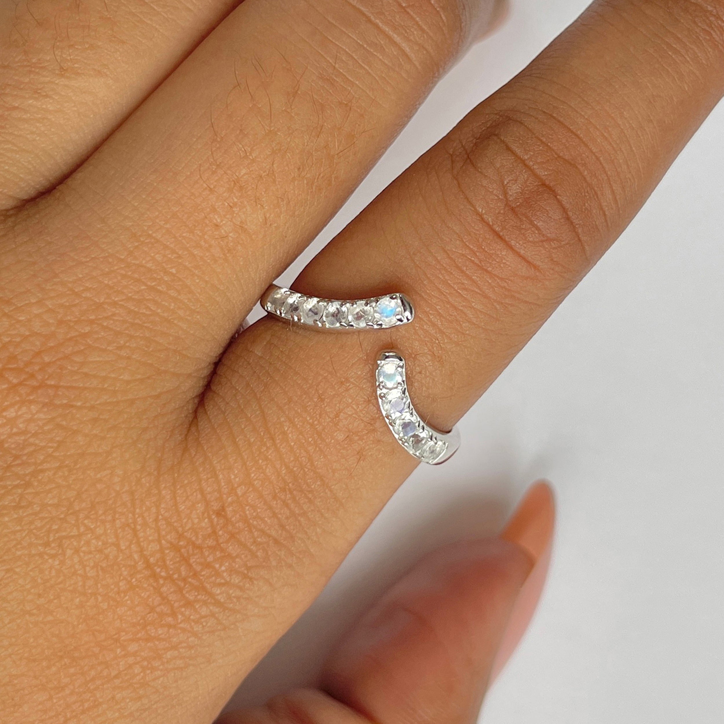 Moonstone Ring-(RBM-RDR-2525.)