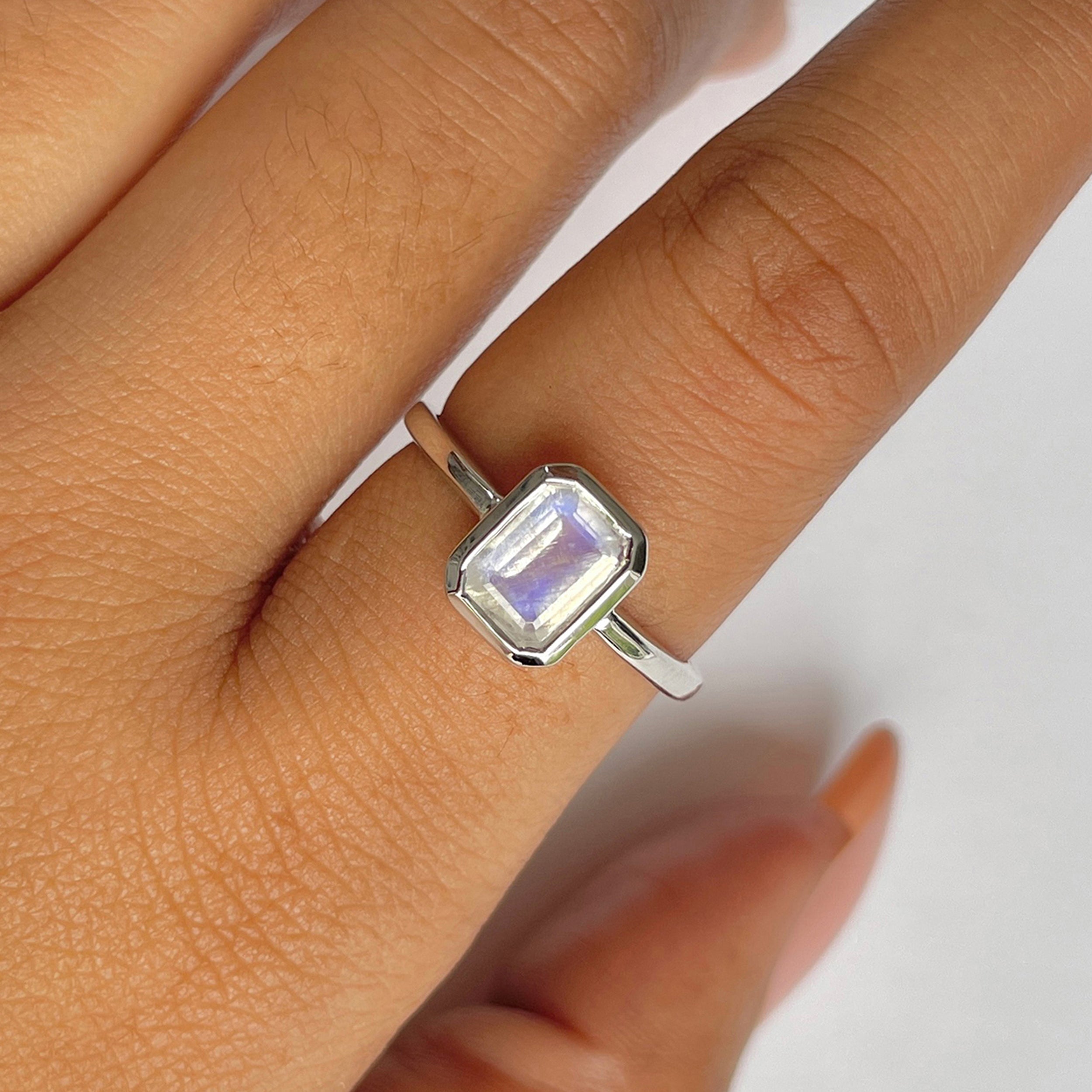 Moonstone Ring-(RBM-RDR-2765.)