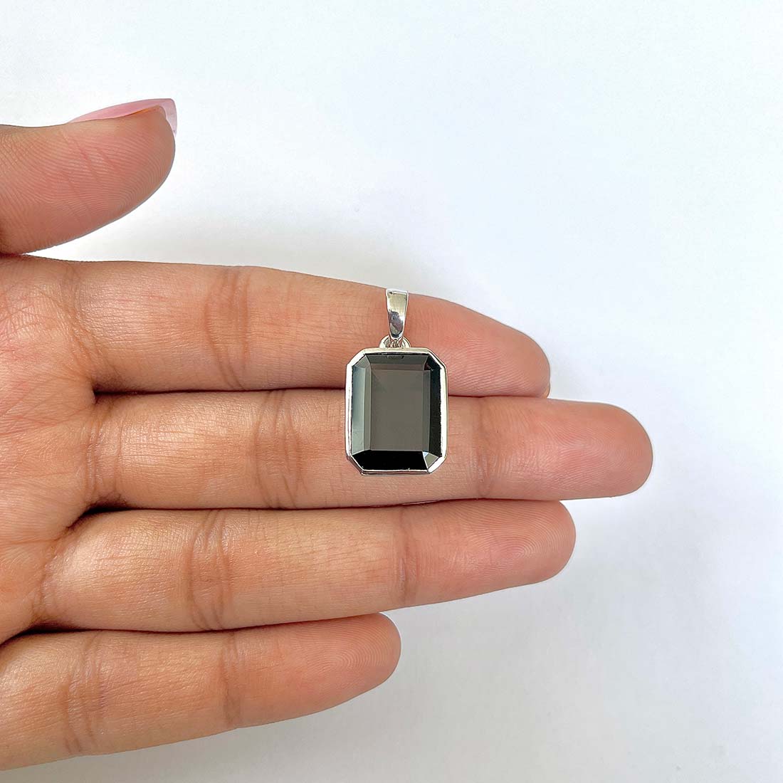 Smoky Pendant-(SMY-RDP-461)