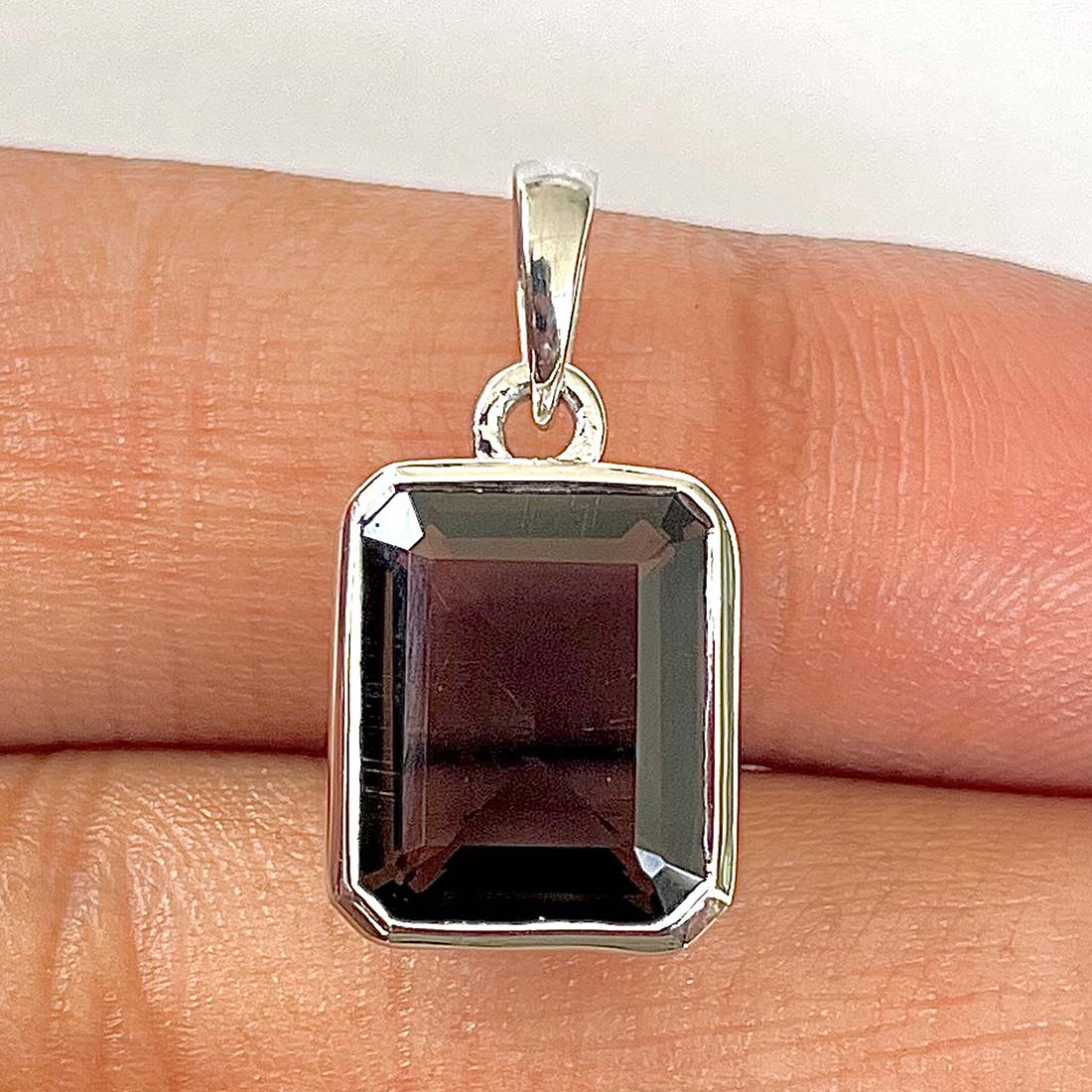 Smoky Pendant-(SMY-RDP-462)