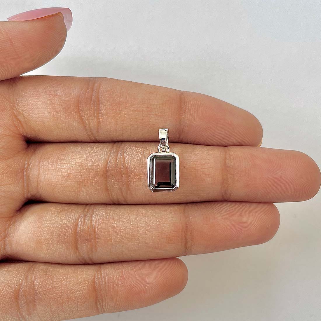 Smoky Pendant-(SMY-RDP-464)