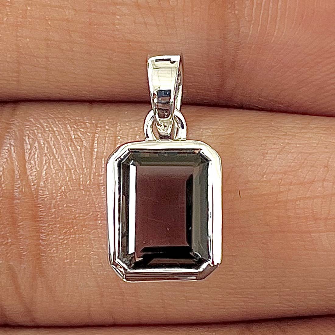 Smoky Pendant-(SMY-RDP-464)