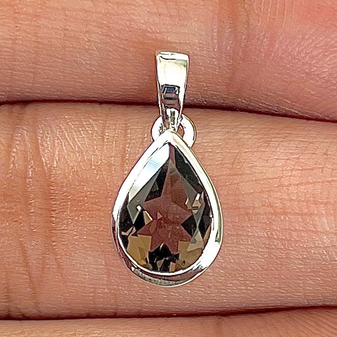 Smoky Pendant-(SMY-RDP-468)