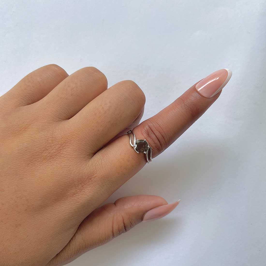 Smoky Ring-(SMY-RDR-5.)