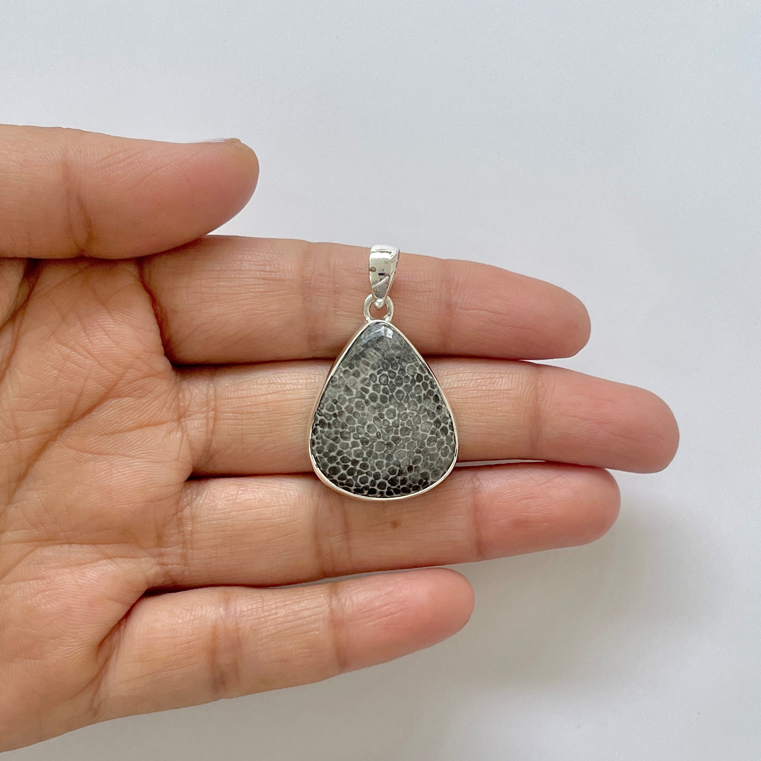 Stingray Coral Pendant-(SRC-1-18)