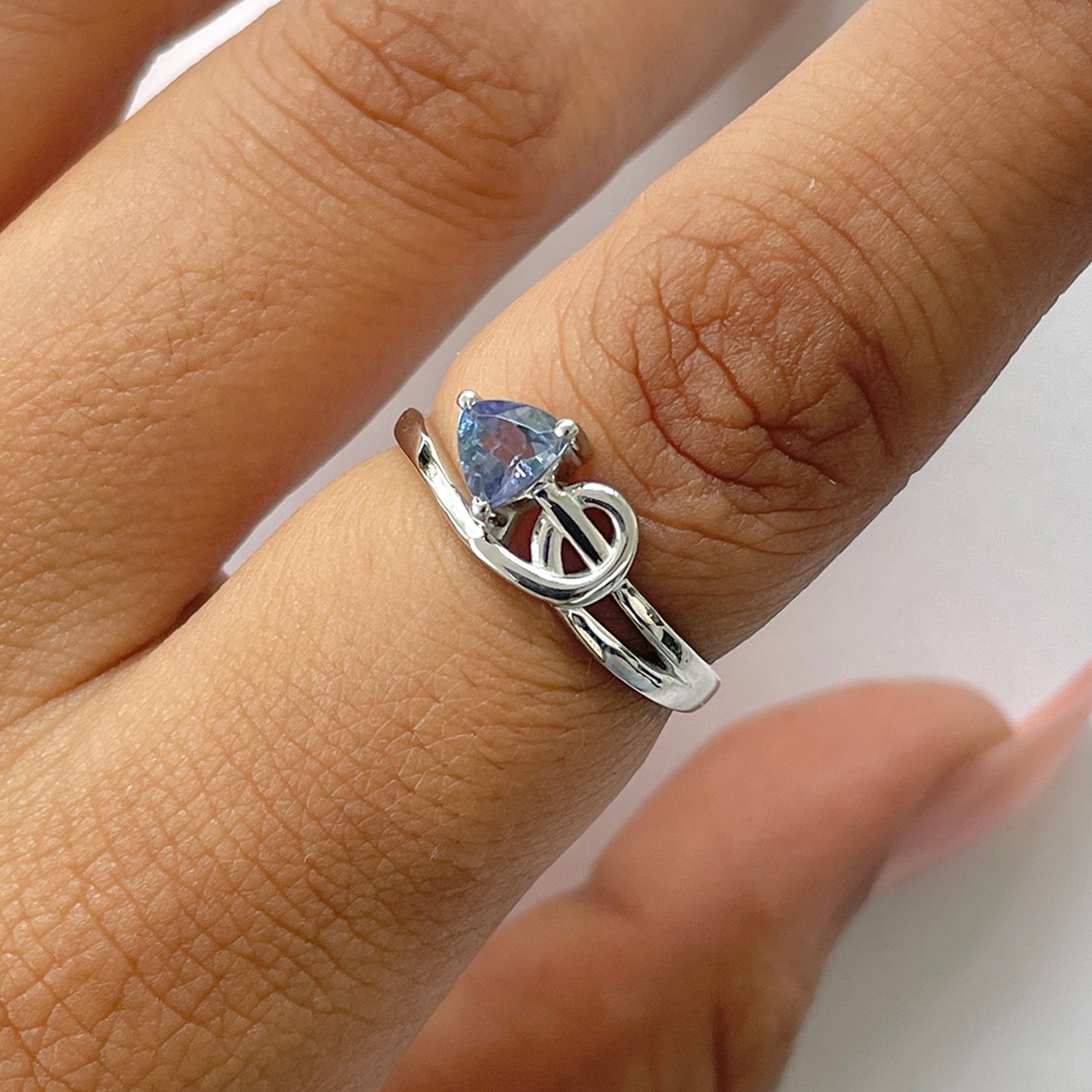 Tanzanite Ring-(TZN-RDR-2628.)