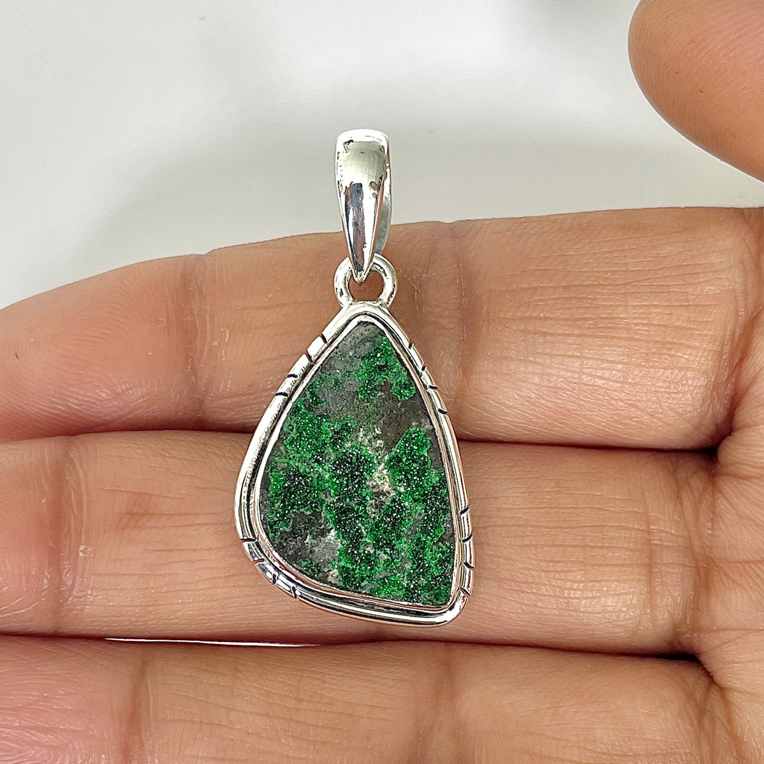 Uvarovite Pendant-(UVR-1-29)