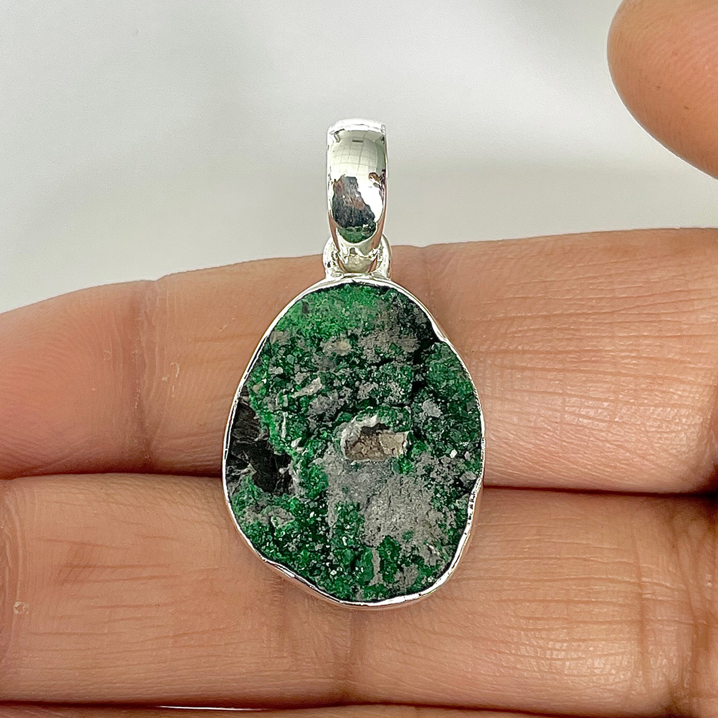 Uvarovite Pendant-(UVR-1-33)