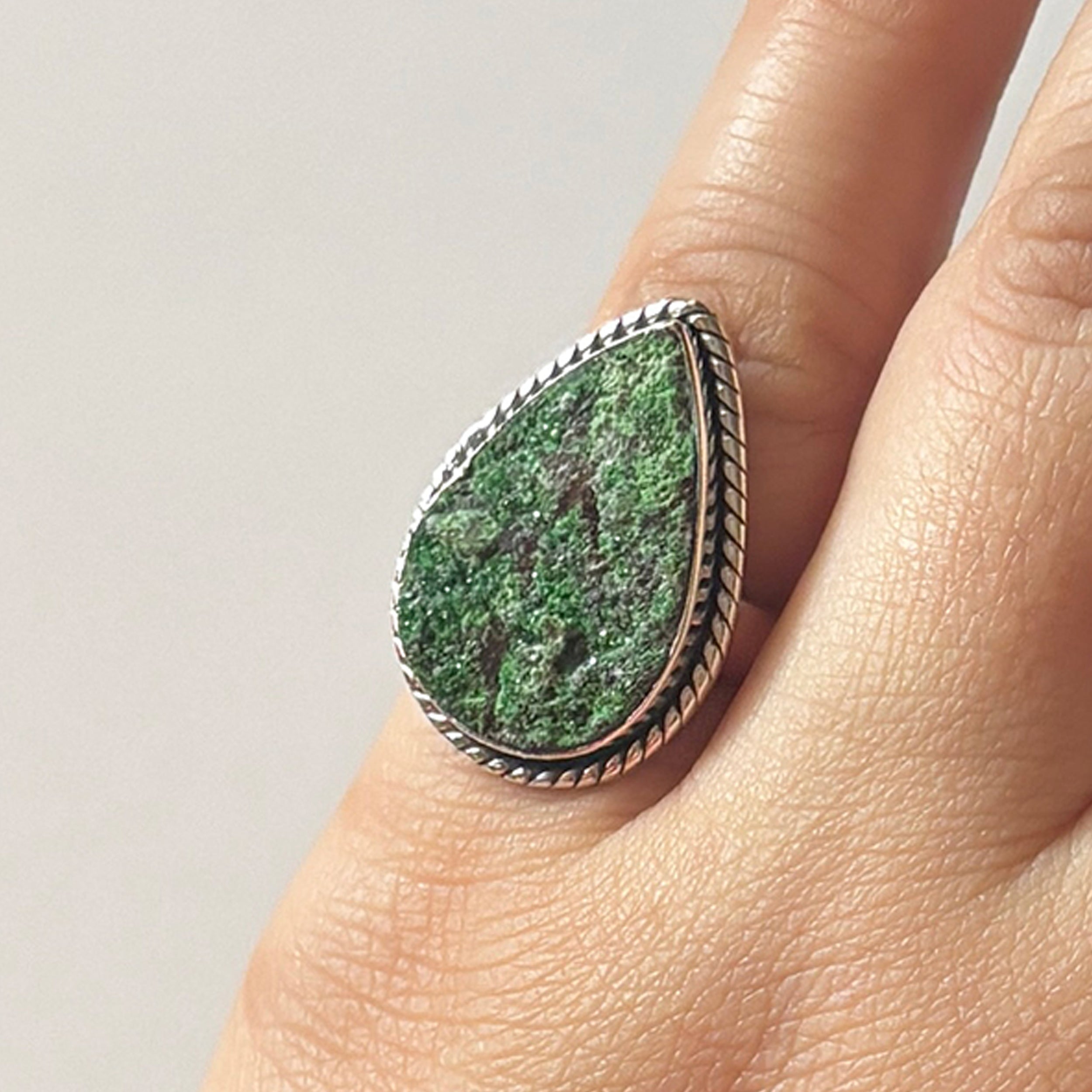 Uvarovite Ring-(UVR-2-101)