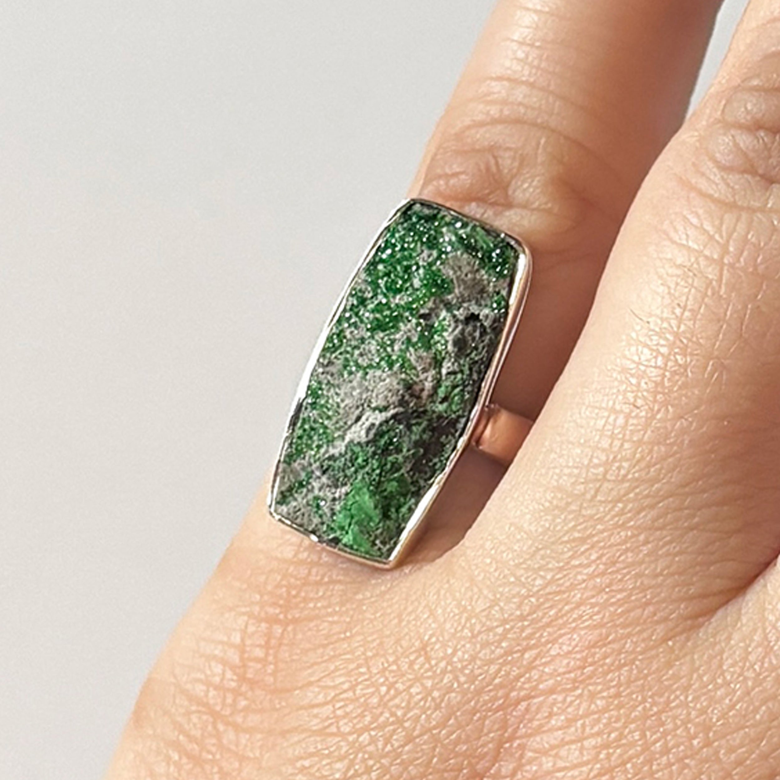 Uvarovite Ring-(UVR-2-108)
