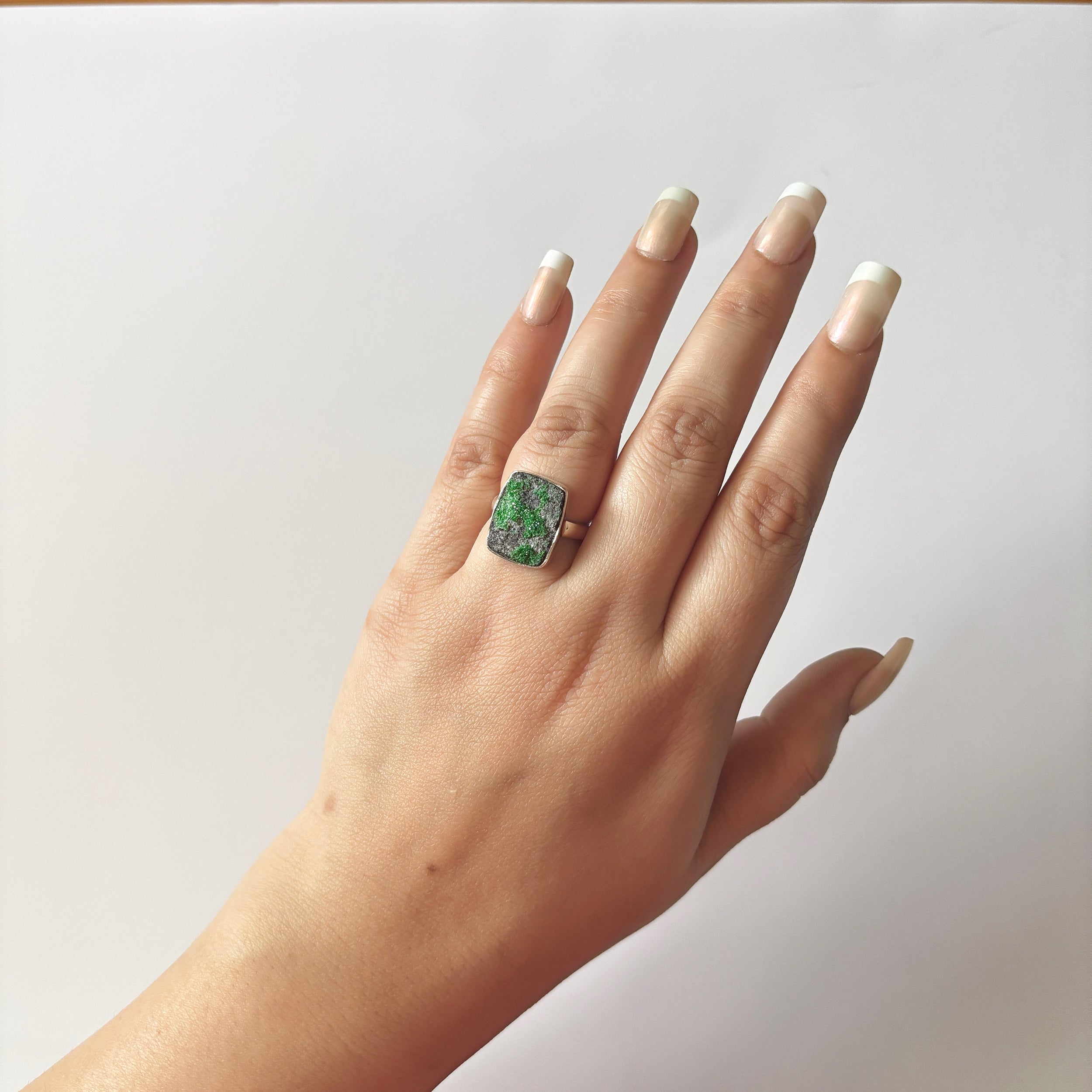 Uvarovite Ring-(UVR-2-129)