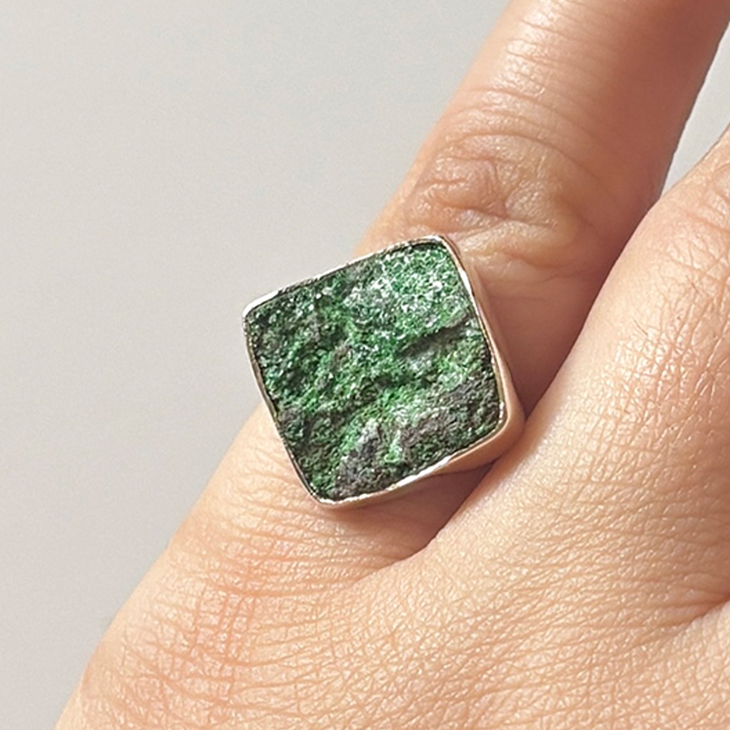 Uvarovite Ring-(UVR-2-85)