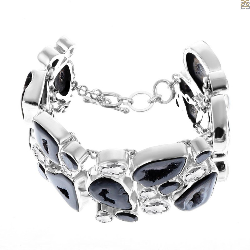 Dreamy Demure - White Crystal Bead Coil Bracelet - Paparazzi Accessori –  All That Sparkles XOXO