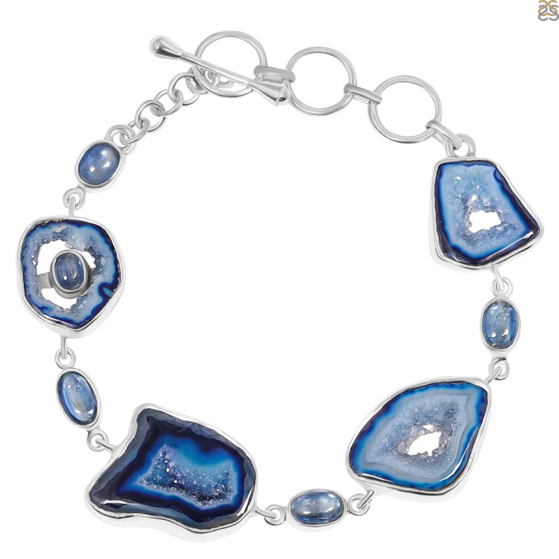 Collectors Grade Blue Kyanite Bracelet, Women's Fashion, Jewelry &  Organisers, Bracelets on Carousell