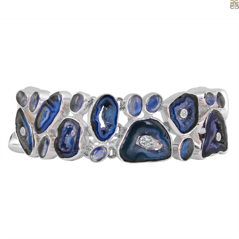Ruomeng | Orange Agate - Tridacna | Natural Stone Bracelet - Shop springco  Bracelets - Pinkoi