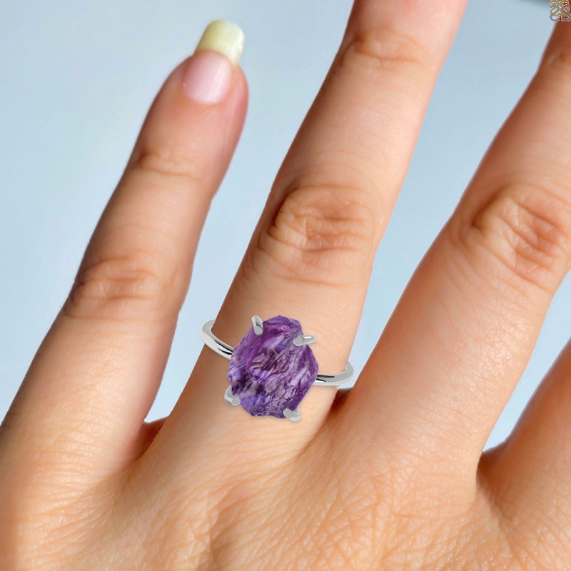 Amethyst ring with zircon round shape