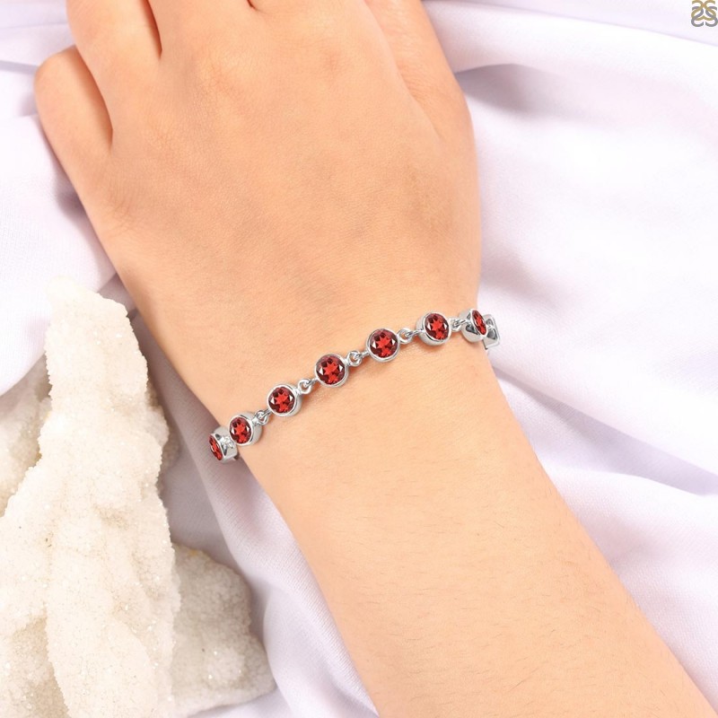 14K Gold Filled Minimalist Red Garnet Beaded Healing Bracelet — Aventine  Jewelry