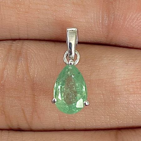 Kyanite (Green) Pendant