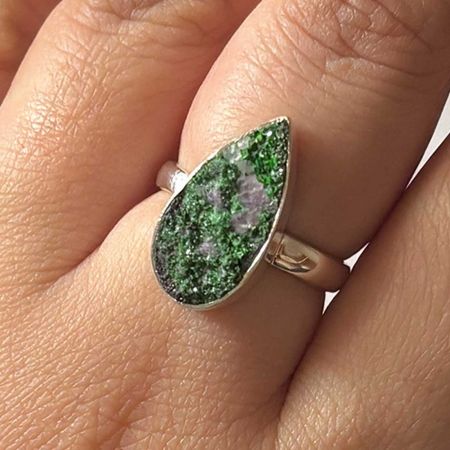 Uvarovite Ring