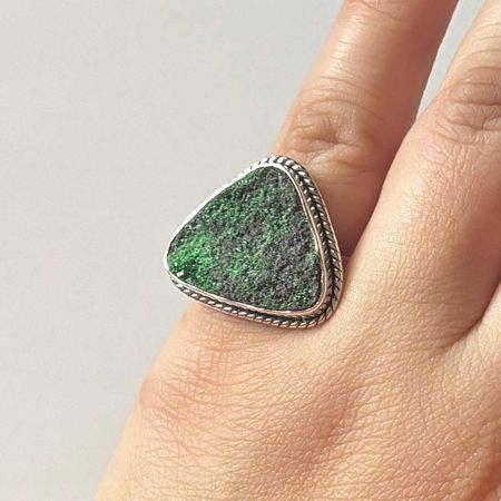 Uvarovite Ring