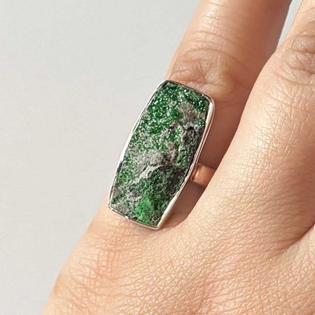 Uvarovite Ring