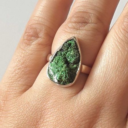 Uvarovite Ring
