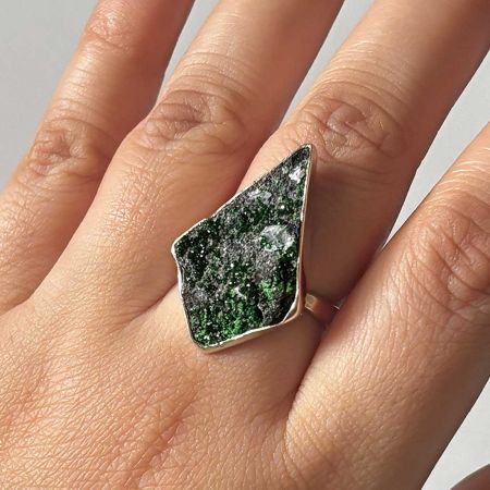 Uvarovite Ring