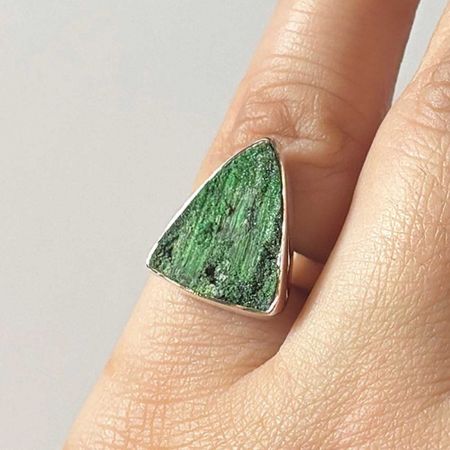 Uvarovite Ring