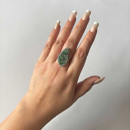Uvarovite Ring