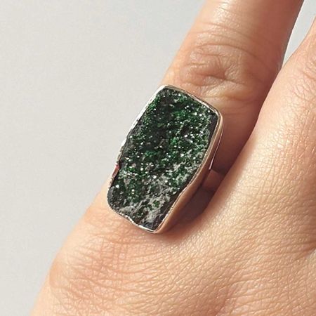 Uvarovite Ring