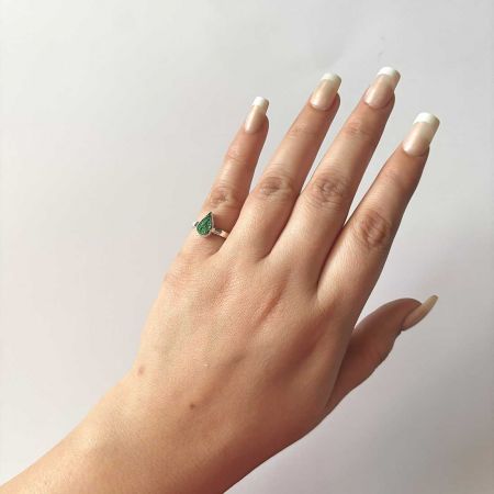 Uvarovite Ring