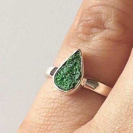 Uvarovite Ring