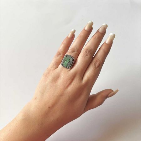 Uvarovite Ring