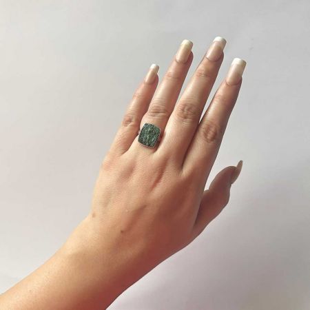 Uvarovite Ring