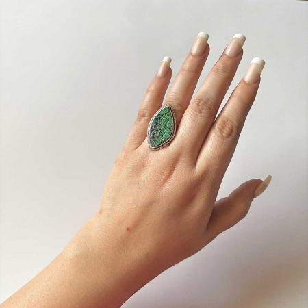 Uvarovite Ring