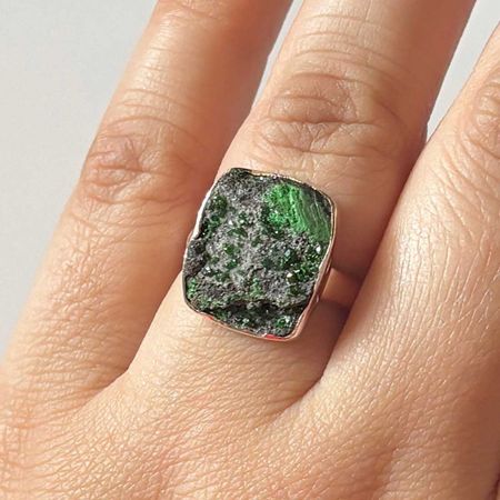 Uvarovite Ring